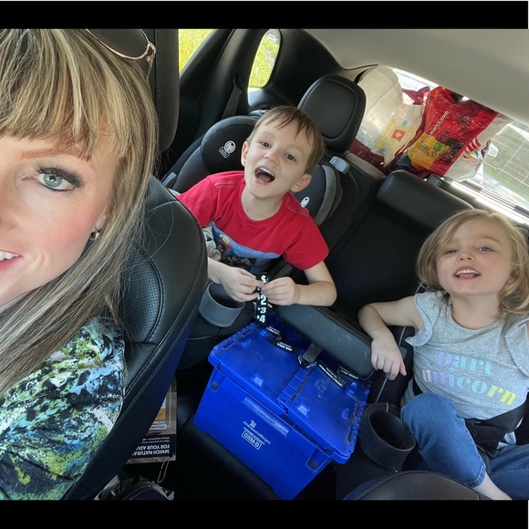 Meet your Posher, Tonya! Im autistic and amazing! - Picture 2 of 11